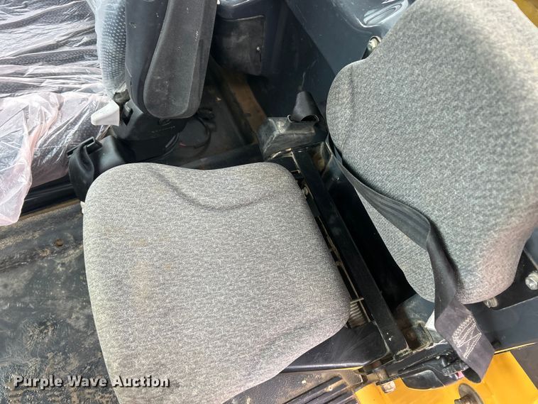 image for item ET6680 2015 John Deere 410E articulated haul truck