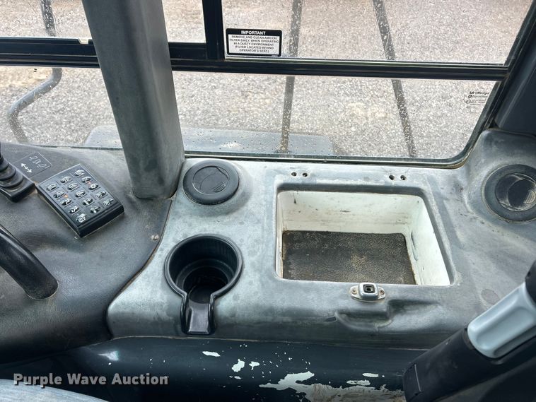 image for item ET6680 2015 John Deere 410E articulated haul truck