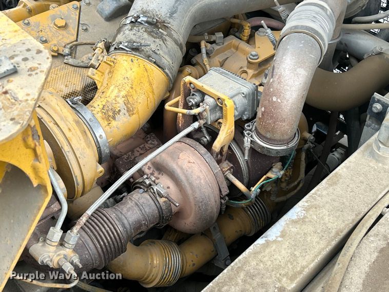 image for item ET6680 2015 John Deere 410E articulated haul truck