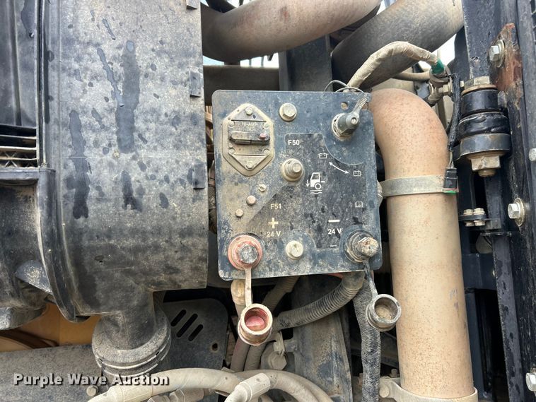 image for item ET6680 2015 John Deere 410E articulated haul truck