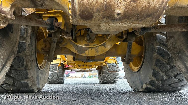 image for item ET6680 2015 John Deere 410E articulated haul truck