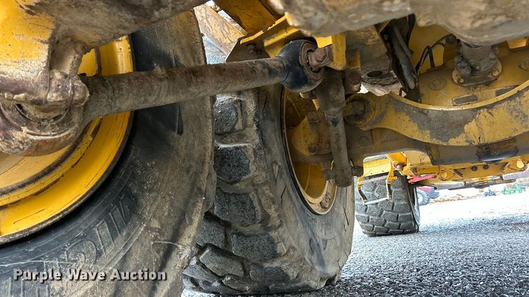 image for item ET6680 2015 John Deere 410E articulated haul truck