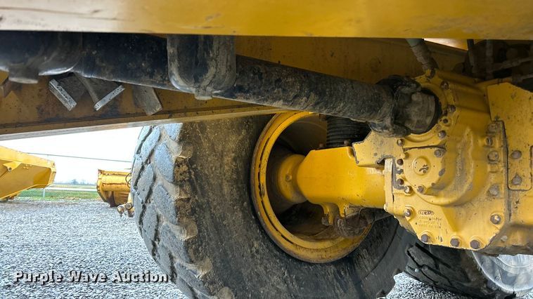 image for item ET6680 2015 John Deere 410E articulated haul truck