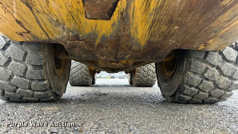 image for item ET6680 2015 John Deere 410E articulated haul truck