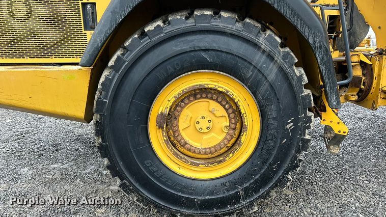 image for item ET6680 2015 John Deere 410E articulated haul truck