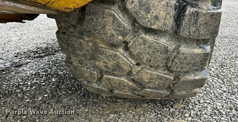 image for item ET6680 2015 John Deere 410E articulated haul truck