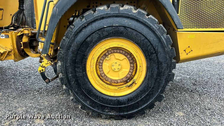 image for item ET6680 2015 John Deere 410E articulated haul truck