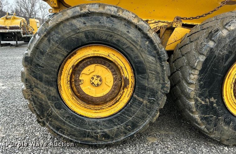 image for item ET6680 2015 John Deere 410E articulated haul truck