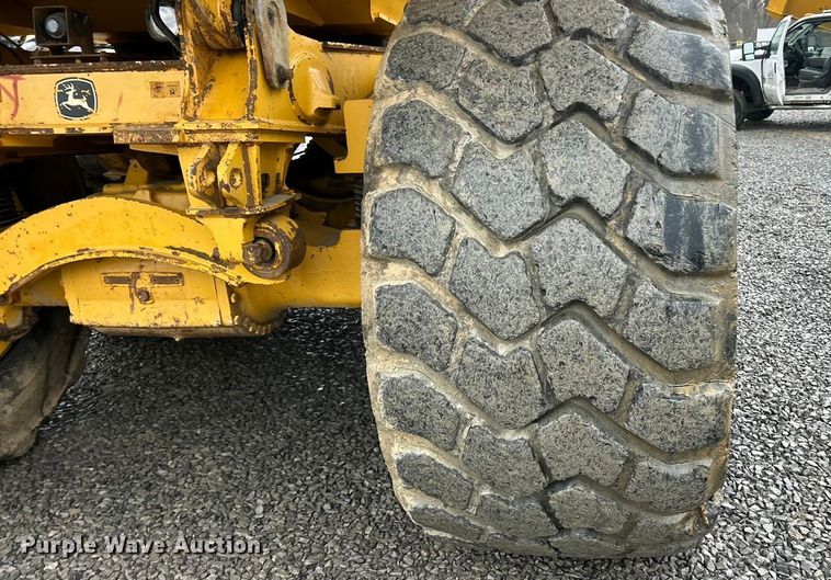 image for item ET6680 2015 John Deere 410E articulated haul truck