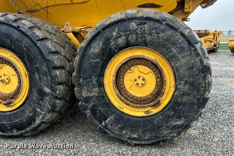 image for item ET6680 2015 John Deere 410E articulated haul truck