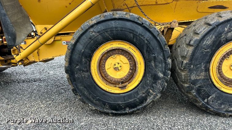 image for item ET6680 2015 John Deere 410E articulated haul truck