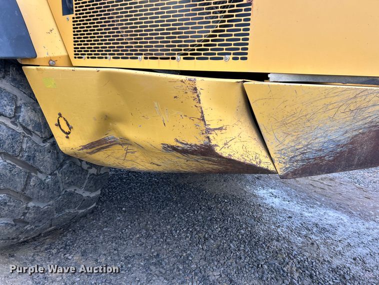 image for item ET6682 2015 John Deere 410E articulated haul truck