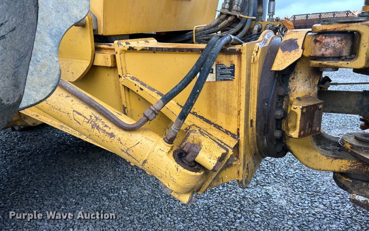 image for item ET6682 2015 John Deere 410E articulated haul truck