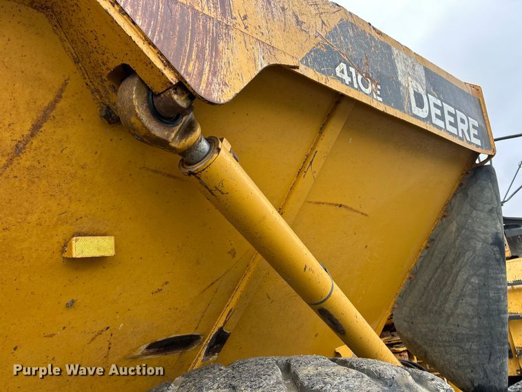 image for item ET6682 2015 John Deere 410E articulated haul truck