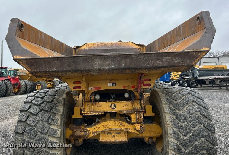 image for item ET6682 2015 John Deere 410E articulated haul truck