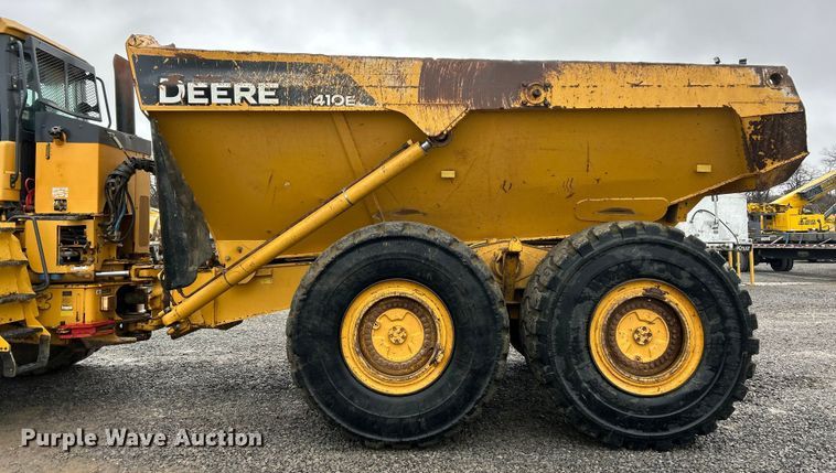 image for item ET6682 2015 John Deere 410E articulated haul truck