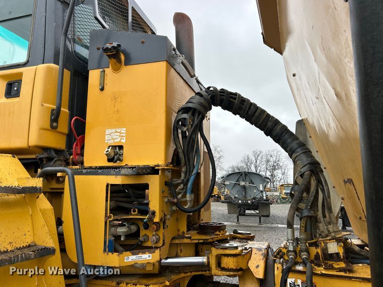 image for item ET6682 2015 John Deere 410E articulated haul truck