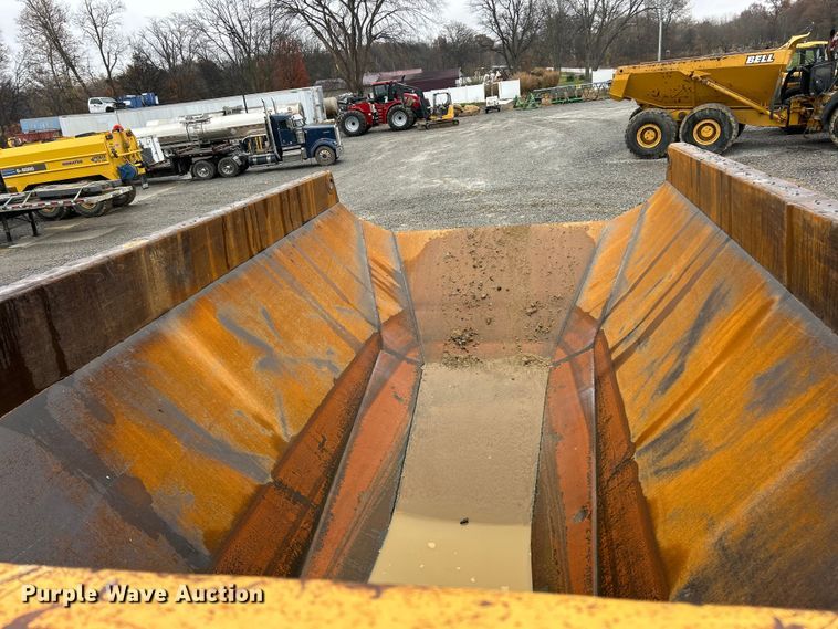 image for item ET6682 2015 John Deere 410E articulated haul truck