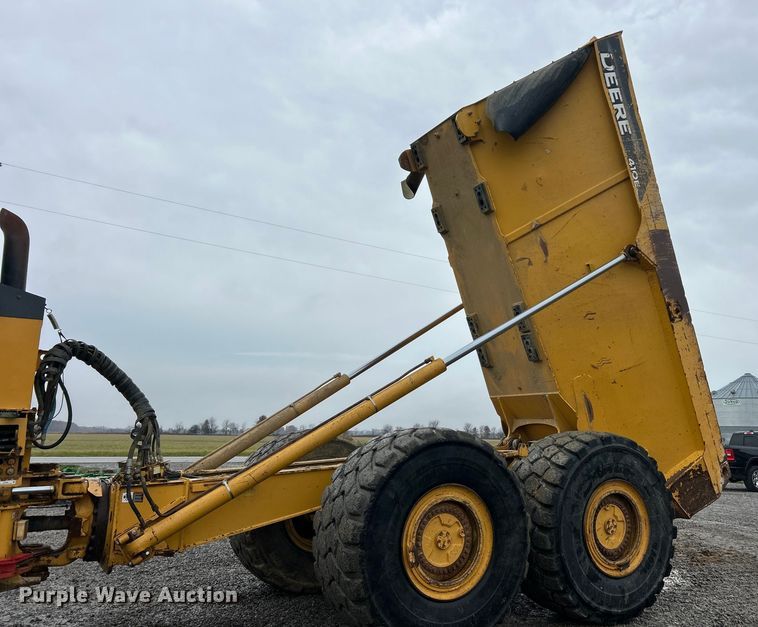 image for item ET6682 2015 John Deere 410E articulated haul truck