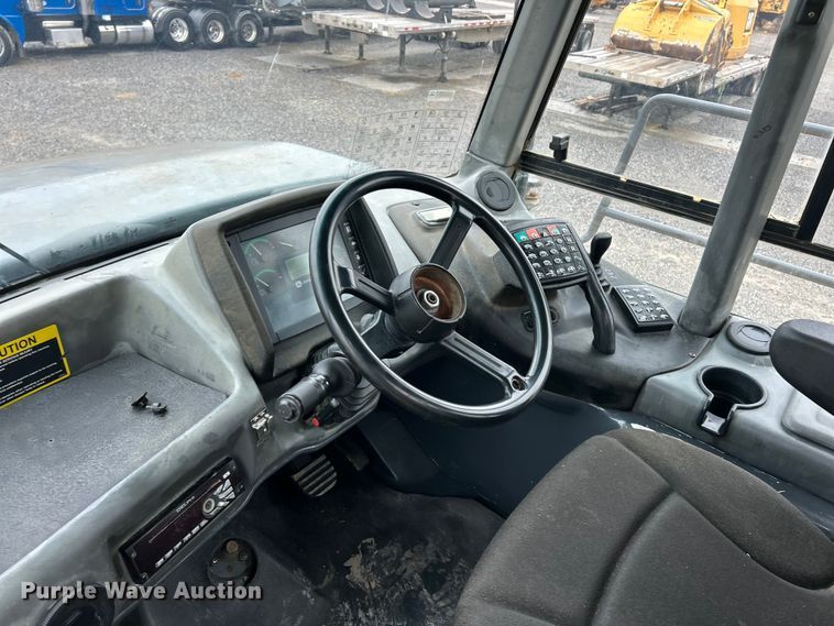 image for item ET6682 2015 John Deere 410E articulated haul truck