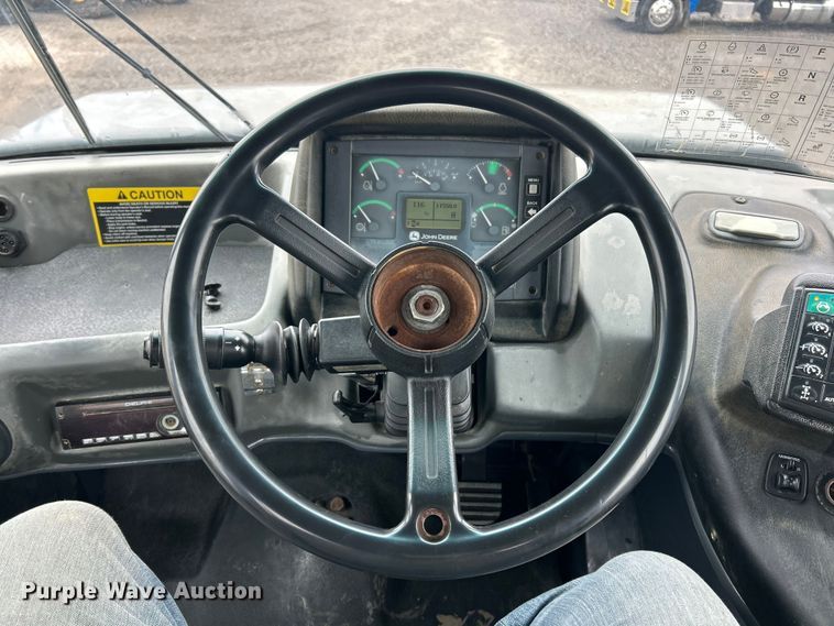 image for item ET6682 2015 John Deere 410E articulated haul truck