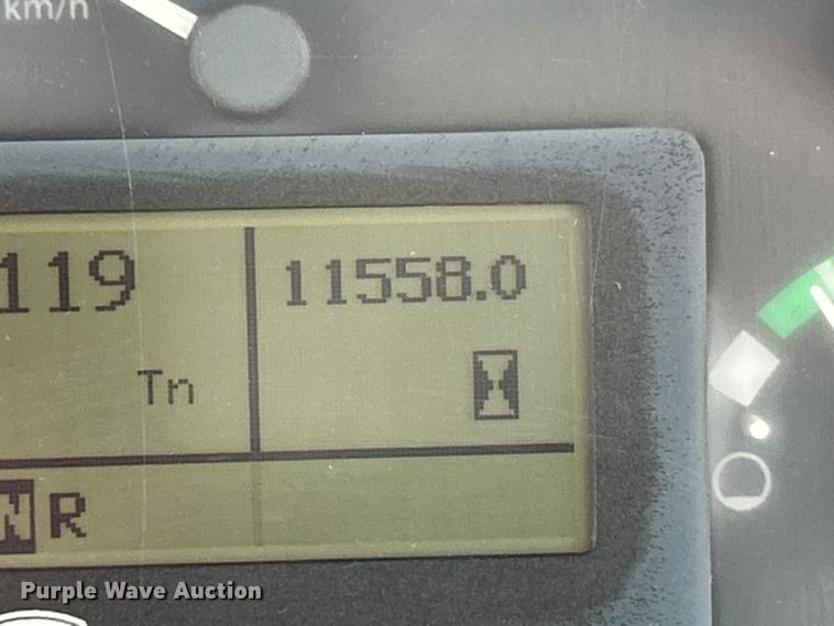 image for item ET6682 2015 John Deere 410E articulated haul truck