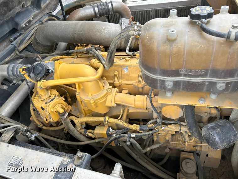 image for item ET6682 2015 John Deere 410E articulated haul truck