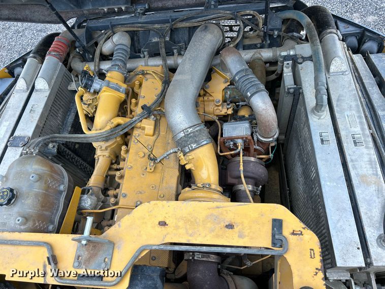 image for item ET6682 2015 John Deere 410E articulated haul truck