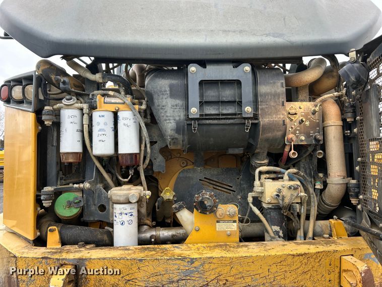 image for item ET6682 2015 John Deere 410E articulated haul truck