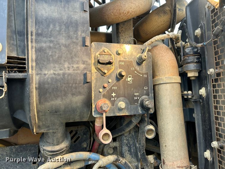 image for item ET6682 2015 John Deere 410E articulated haul truck