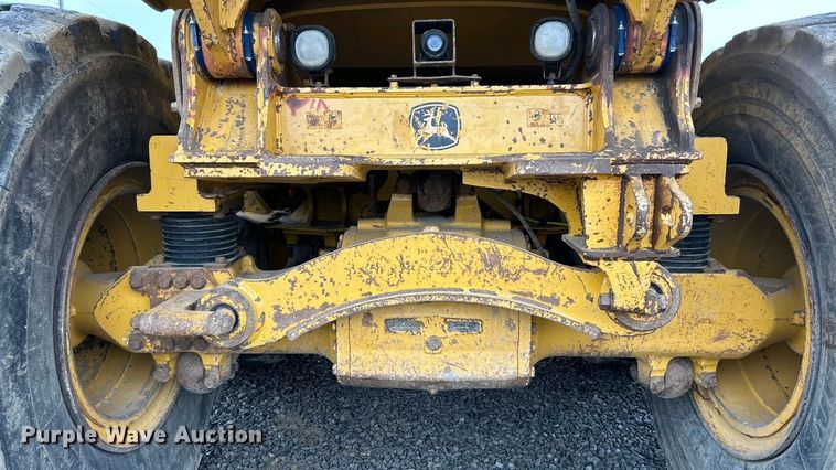 image for item ET6682 2015 John Deere 410E articulated haul truck
