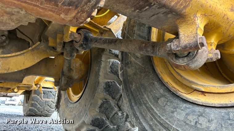 image for item ET6682 2015 John Deere 410E articulated haul truck