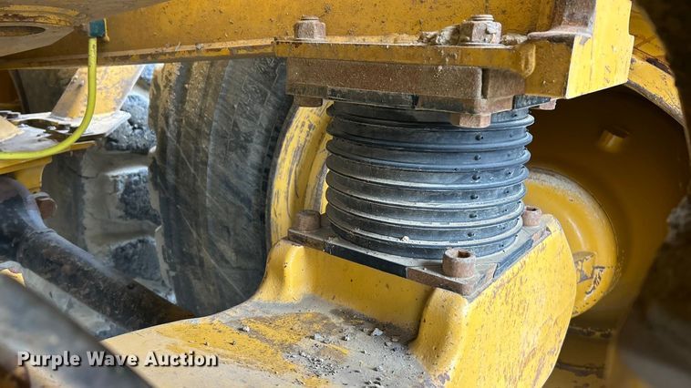 image for item ET6682 2015 John Deere 410E articulated haul truck