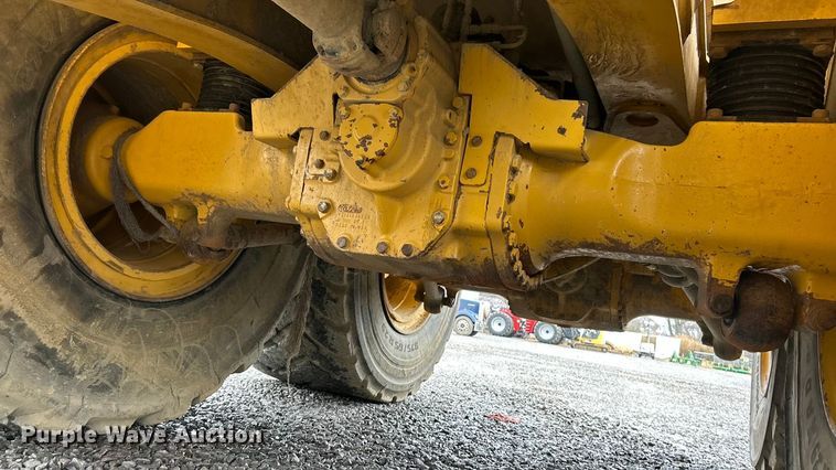 image for item ET6682 2015 John Deere 410E articulated haul truck