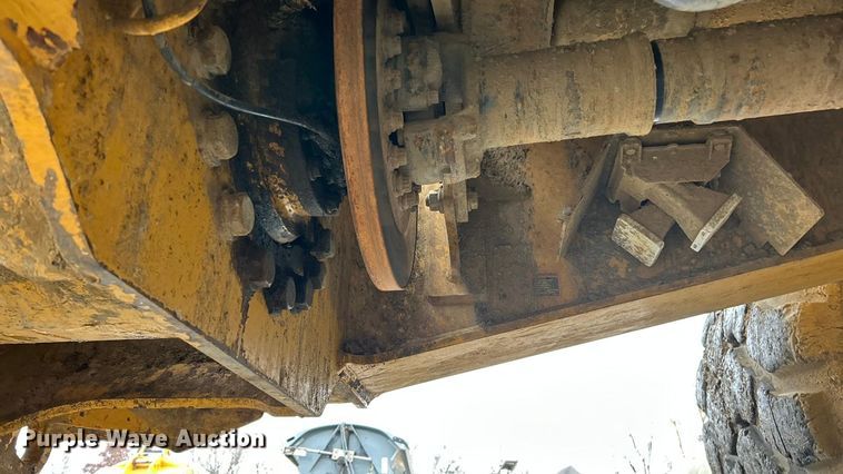 image for item ET6682 2015 John Deere 410E articulated haul truck