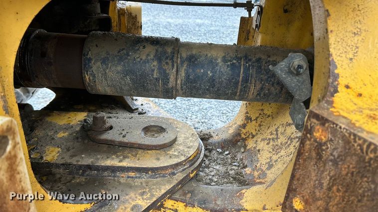 image for item ET6682 2015 John Deere 410E articulated haul truck