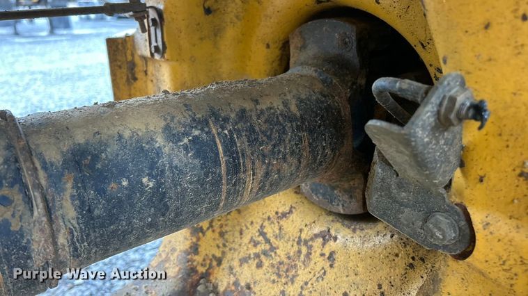 image for item ET6682 2015 John Deere 410E articulated haul truck