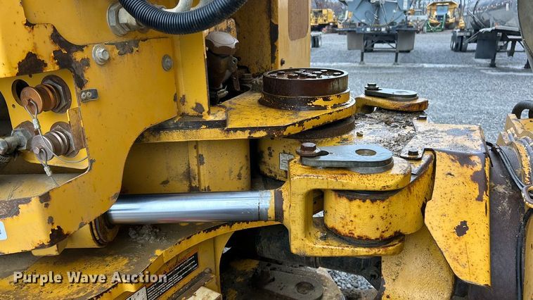 image for item ET6682 2015 John Deere 410E articulated haul truck