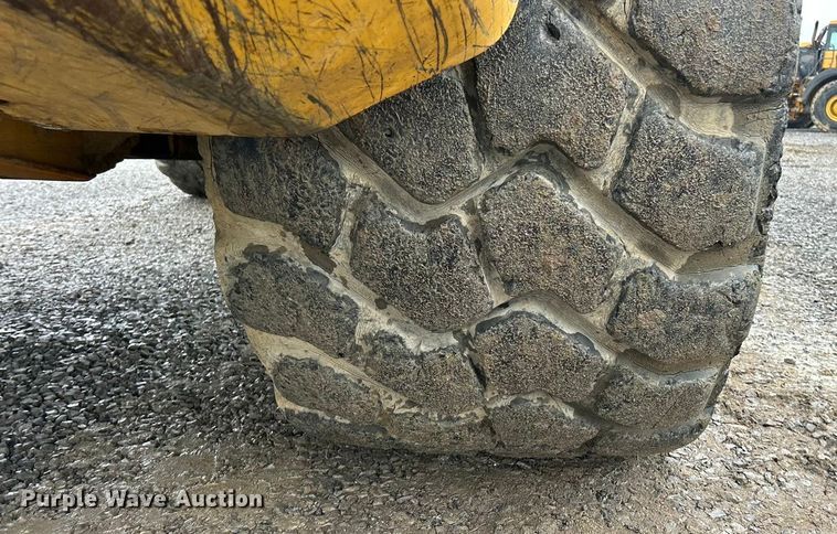 image for item ET6682 2015 John Deere 410E articulated haul truck