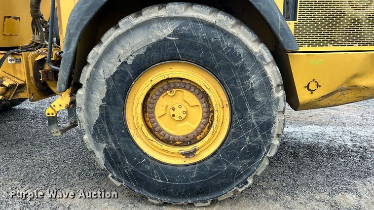 image for item ET6682 2015 John Deere 410E articulated haul truck