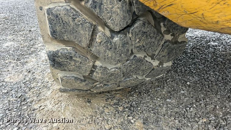 image for item ET6682 2015 John Deere 410E articulated haul truck