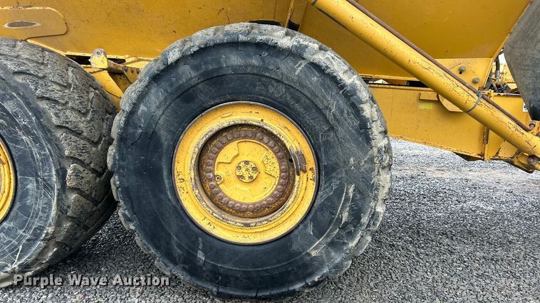 image for item ET6682 2015 John Deere 410E articulated haul truck