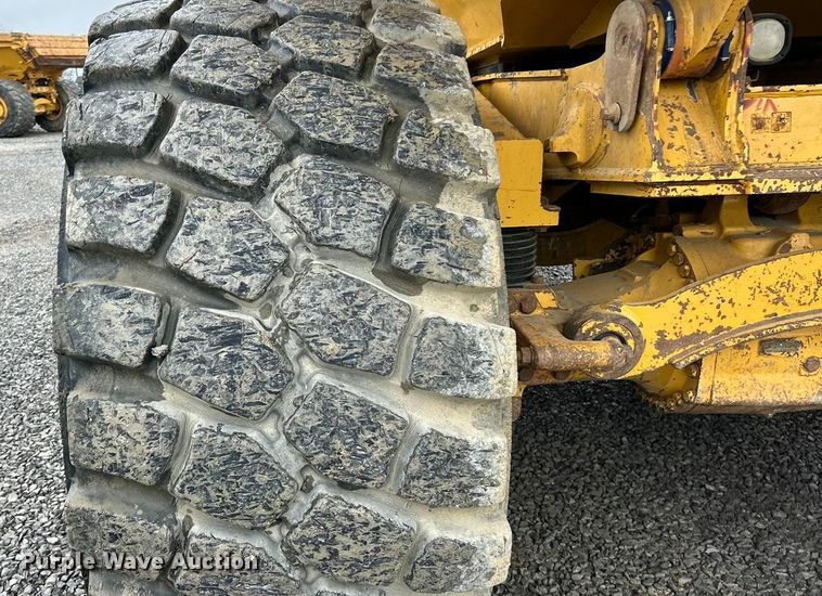 image for item ET6682 2015 John Deere 410E articulated haul truck