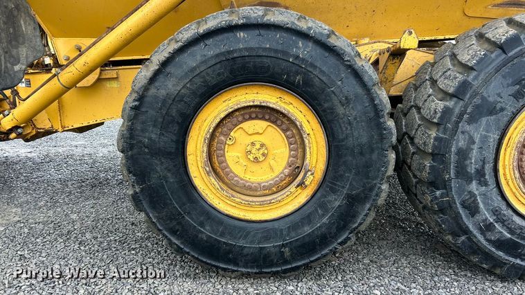 image for item ET6682 2015 John Deere 410E articulated haul truck