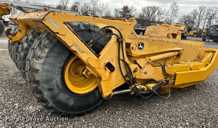 image for item ET6684 2012 John Deere 2112C scraper