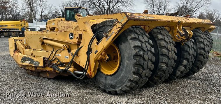 image for item ET6684 2012 John Deere 2112C scraper