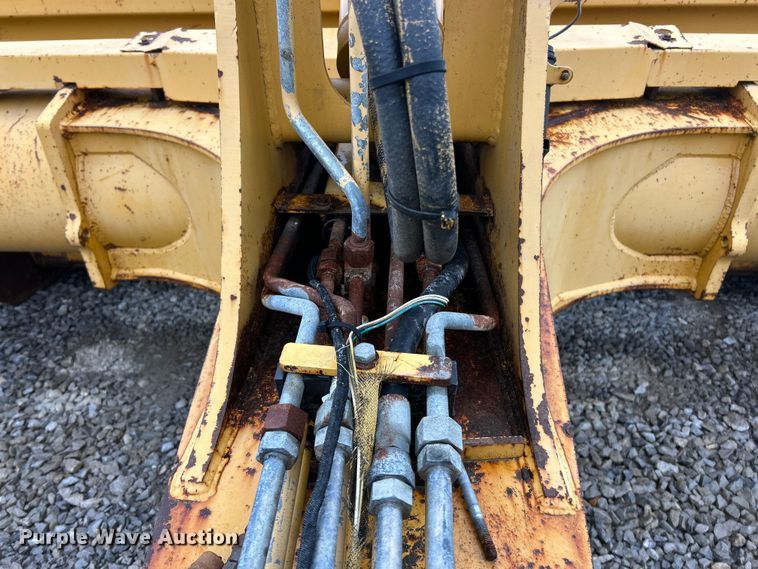 image for item ET6684 2012 John Deere 2112C scraper