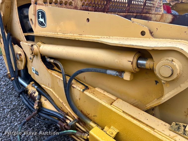 image for item ET6684 2012 John Deere 2112C scraper