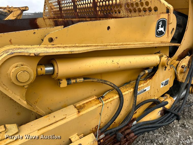 image for item ET6684 2012 John Deere 2112C scraper