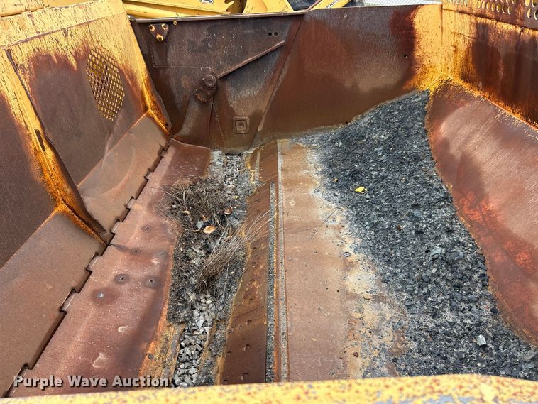 image for item ET6684 2012 John Deere 2112C scraper